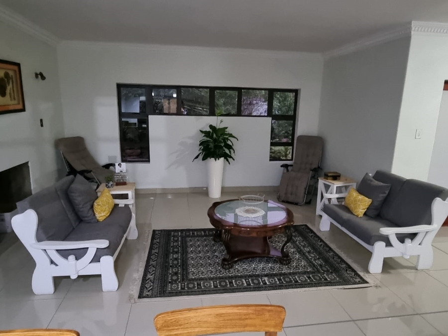 To Let 4 Bedroom Property for Rent in Beacon Bay Eastern Cape
